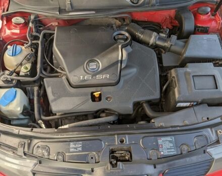Червоний Сеат Leon, об'ємом двигуна 1.6 л та пробігом 235 тис. км за 3900 $, фото 2 на Automoto.ua