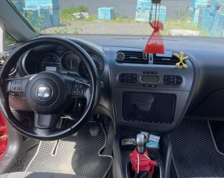 Червоний Сеат Leon, об'ємом двигуна 1.6 л та пробігом 262 тис. км за 4800 $, фото 4 на Automoto.ua