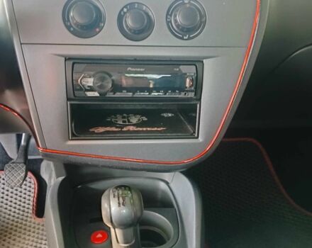 Сеат Леон 2006 в Киеве на Automoto.ua Красный Сеат Леон, объемом двигателя 1.6 л и пробегом 253 тыс. км за 4500 $, фото 2 на Automoto.ua