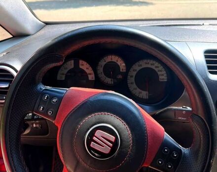 Сеат Leon 2006 у Києві на Automoto.ua Червоний Сеат Leon, об'ємом двигуна 2 л та пробігом 180 тис. км за 6700 $, фото 3 на Automoto.ua