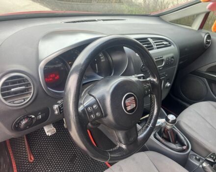 Красный Сеат Леон, объемом двигателя 1.6 л и пробегом 280 тыс. км за 2800 $, фото 4 на Automoto.ua