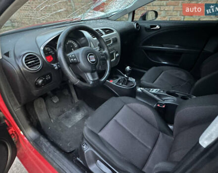 Сеат Леон 2008 в Белой Церкве на Automoto.ua Красный Сеат Леон, объемом двигателя 2 л и пробегом 200 тыс. км за 2250 $, фото 6 на Automoto.ua