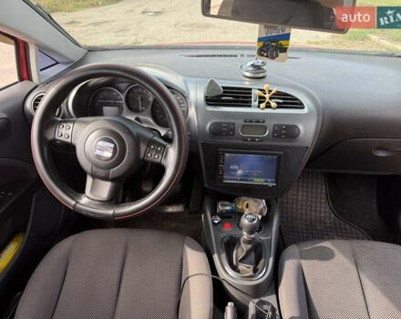 Червоний Сеат Leon, об'ємом двигуна 1.6 л та пробігом 213 тис. км за 5600 $, фото 6 на Automoto.ua