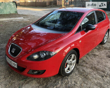 Червоний Сеат Leon, об'ємом двигуна 2 л та пробігом 181 тис. км за 6200 $, фото 1 на Automoto.ua