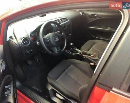 Красный Сеат Леон, объемом двигателя 2 л и пробегом 108 тыс. км за 7500 $, фото 4 на Automoto.ua