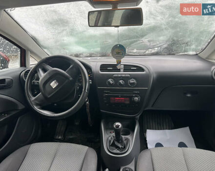 Червоний Сеат Leon, об'ємом двигуна 1.9 л та пробігом 245 тис. км за 6300 $, фото 26 на Automoto.ua