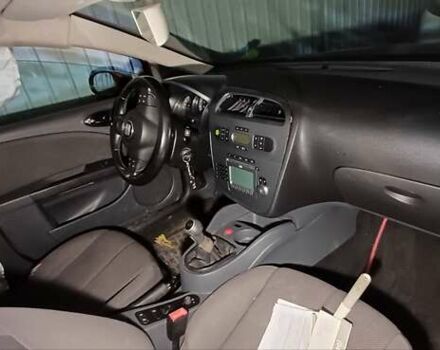 Червоний Сеат Leon, об'ємом двигуна 1.6 л та пробігом 152 тис. км за 4000 $, фото 5 на Automoto.ua