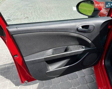 Червоний Сеат Leon, об'ємом двигуна 1.2 л та пробігом 191 тис. км за 5500 $, фото 9 на Automoto.ua