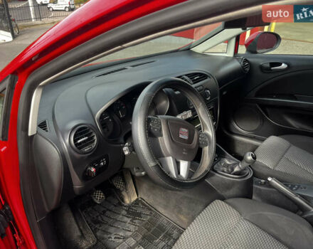 Червоний Сеат Leon, об'ємом двигуна 1.2 л та пробігом 189 тис. км за 6200 $, фото 8 на Automoto.ua