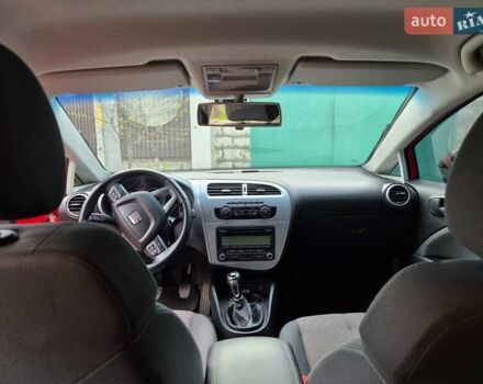 Червоний Сеат Leon, об'ємом двигуна 1.4 л та пробігом 102 тис. км за 7500 $, фото 5 на Automoto.ua