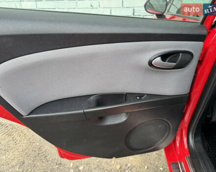 Червоний Сеат Leon, об'ємом двигуна 1.39 л та пробігом 269 тис. км за 5700 $, фото 18 на Automoto.ua