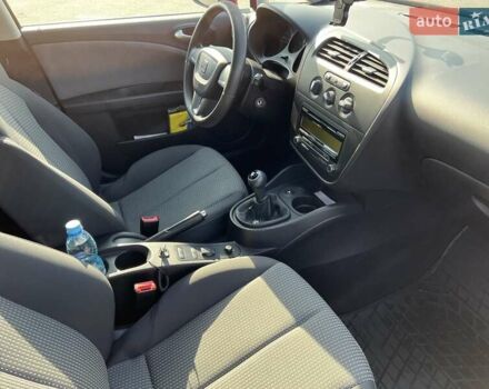 Сеат Леон 2011 в Киеве на Automoto.ua Красный Сеат Леон, объемом двигателя 1.39 л и пробегом 89 тыс. км за 6900 $, фото 19 на Automoto.ua