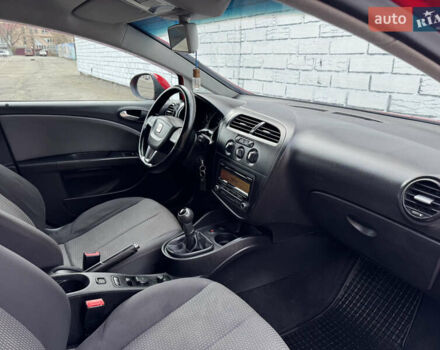 Червоний Сеат Leon, об'ємом двигуна 1.39 л та пробігом 269 тис. км за 5700 $, фото 22 на Automoto.ua