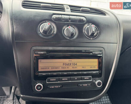 Червоний Сеат Leon, об'ємом двигуна 1.39 л та пробігом 269 тис. км за 5700 $, фото 26 на Automoto.ua