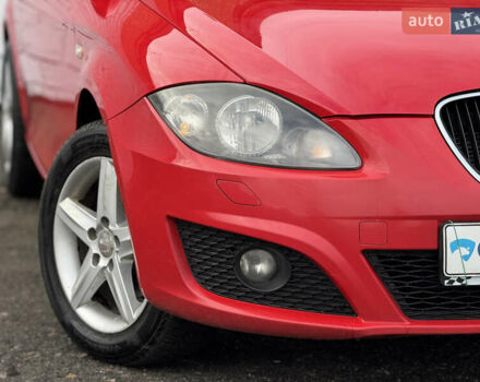 Червоний Сеат Leon, об'ємом двигуна 1.39 л та пробігом 269 тис. км за 5700 $, фото 3 на Automoto.ua