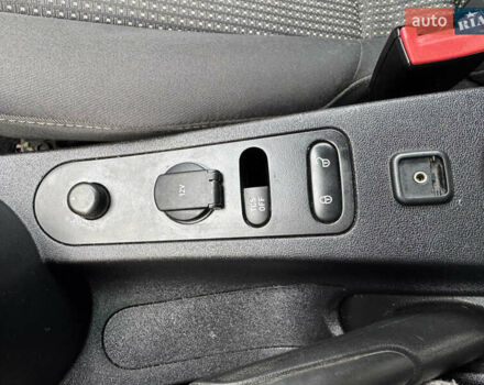 Червоний Сеат Leon, об'ємом двигуна 1.39 л та пробігом 269 тис. км за 5700 $, фото 28 на Automoto.ua