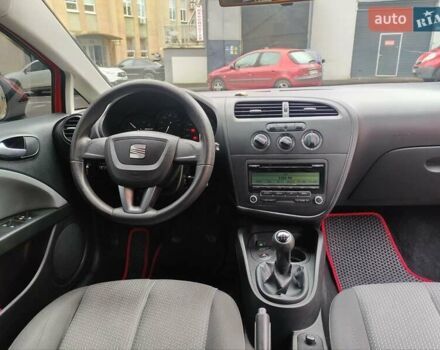 Червоний Сеат Leon, об'ємом двигуна 1.39 л та пробігом 140 тис. км за 6000 $, фото 13 на Automoto.ua