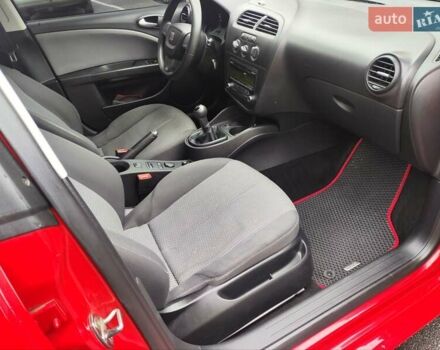 Червоний Сеат Leon, об'ємом двигуна 1.39 л та пробігом 140 тис. км за 6000 $, фото 11 на Automoto.ua