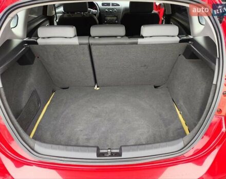 Червоний Сеат Leon, об'ємом двигуна 1.39 л та пробігом 140 тис. км за 6000 $, фото 14 на Automoto.ua