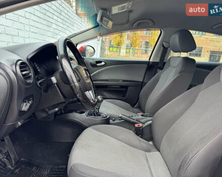 Червоний Сеат Leon, об'ємом двигуна 1.39 л та пробігом 269 тис. км за 5700 $, фото 23 на Automoto.ua