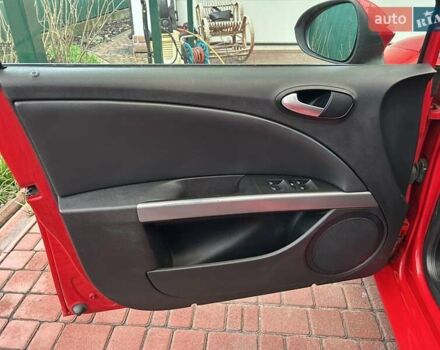 Красный Сеат Леон, объемом двигателя 1.8 л и пробегом 143 тыс. км за 7200 $, фото 32 на Automoto.ua