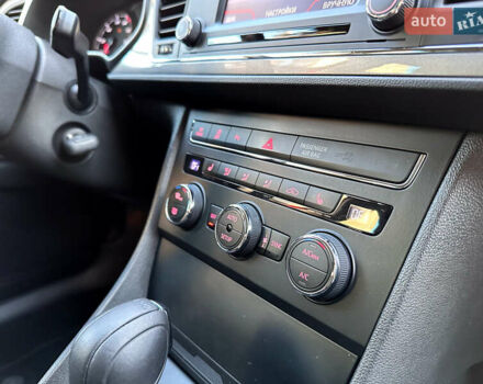 Красный Сеат Леон, объемом двигателя 1.8 л и пробегом 169 тыс. км за 10500 $, фото 18 на Automoto.ua