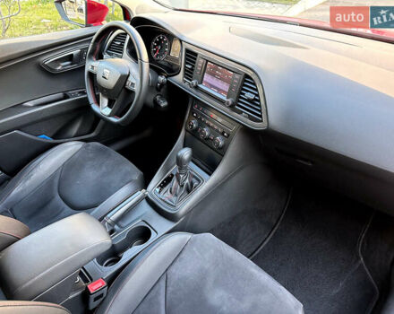 Красный Сеат Леон, объемом двигателя 1.8 л и пробегом 169 тыс. км за 10500 $, фото 2 на Automoto.ua