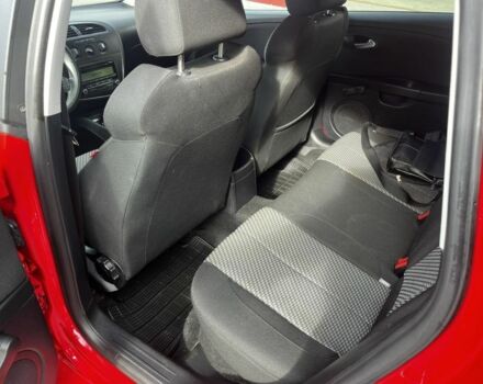 Червоний Сеат Leon, об'ємом двигуна 1.2 л та пробігом 185 тис. км за 5600 $, фото 7 на Automoto.ua