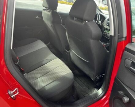 Червоний Сеат Leon, об'ємом двигуна 1.2 л та пробігом 185 тис. км за 5600 $, фото 6 на Automoto.ua