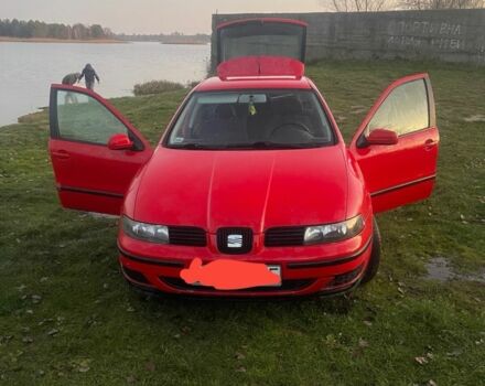 Сеат Леон 2001 в Новояворовск на Automoto.ua Красный Сеат Леон, объемом двигателя 1.6 л и пробегом 324 тыс. км за 1300 $, фото 1 на Automoto.ua
