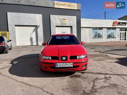 Сеат Леон 2003 в Прилуках на Automoto.ua Красный Сеат Леон, объемом двигателя 1.6 л и пробегом 117 тыс. км за 4400 $, фото 1 на Automoto.ua