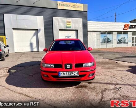 Красный Сеат Леон, объемом двигателя 1.6 л и пробегом 137 тыс. км за 4600 $, фото 1 на Automoto.ua