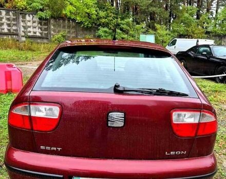 Красный Сеат Леон, объемом двигателя 1.6 л и пробегом 202 тыс. км за 3800 $, фото 1 на Automoto.ua
