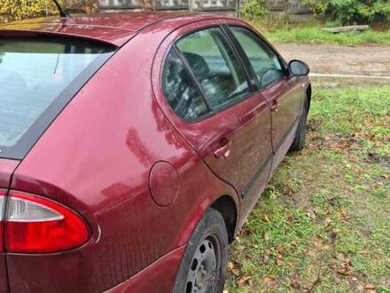 Красный Сеат Леон, объемом двигателя 1.6 л и пробегом 202 тыс. км за 4000 $, фото 1 на Automoto.ua