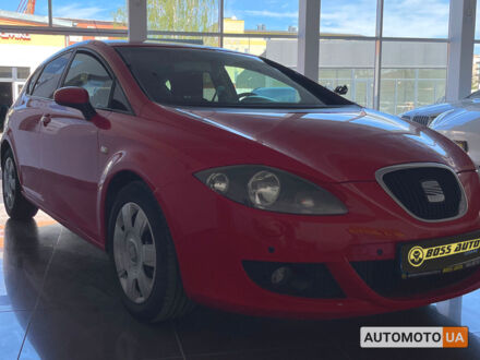 Сеат Leon 2006 у Червонограде на Automoto.ua Червоний Сеат Leon, об'ємом двигуна 1.9 л та пробігом 300 тис. км за 5400 $, фото 1 на Automoto.ua