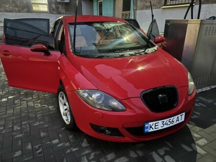 Сеат Леон 2006 в Кривом Роге на Automoto.ua Красный Сеат Леон, объемом двигателя 1.6 л и пробегом 196 тыс. км за 4400 $, фото 1 на Automoto.ua
