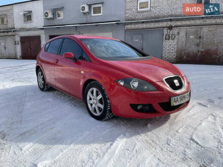Сеат Leon 2007 у Києві на Automoto.ua Червоний Сеат Leon, об'ємом двигуна 1.97 л та пробігом 318 тис. км за 7900 $, фото 1 на Automoto.ua