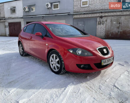 Червоний Сеат Leon, об'ємом двигуна 1.97 л та пробігом 318 тис. км за 7900 $, фото 1 на Automoto.ua