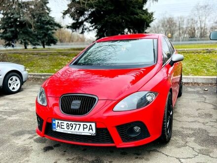 Червоний Сеат Leon, об'ємом двигуна 2 л та пробігом 152 тис. км за 9000 $, фото 1 на Automoto.ua