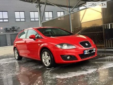 Сеат Leon 2009 у Києві на Automoto.ua Червоний Сеат Leon, об'ємом двигуна 1.4 л та пробігом 220 тис. км за 6000 $, фото 1 на Automoto.ua
