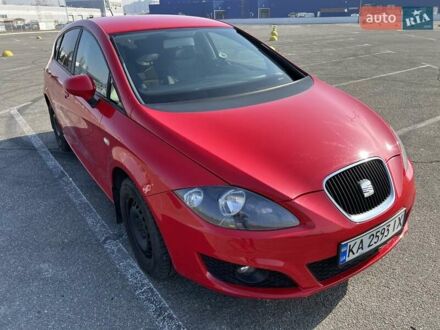 Сеат Leon 2011 у Києві на Automoto.ua Червоний Сеат Leon, об'ємом двигуна 1.39 л та пробігом 88 тис. км за 6900 $, фото 1 на Automoto.ua