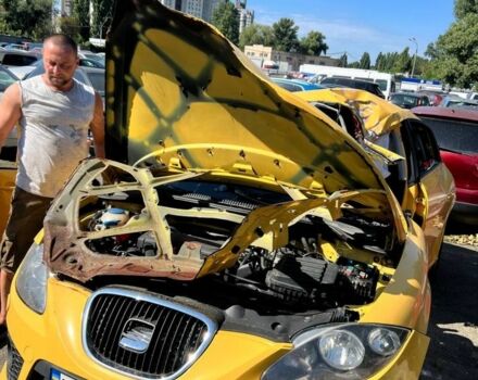 Желтый Сеат Леон, объемом двигателя 2 л и пробегом 130 тыс. км за 2500 $, фото 2 на Automoto.ua