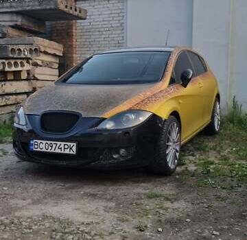 Желтый Сеат Леон, объемом двигателя 2 л и пробегом 210 тыс. км за 4600 $, фото 1 на Automoto.ua