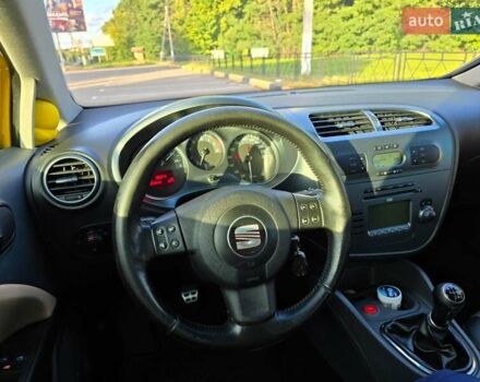 Желтый Сеат Леон, объемом двигателя 1.98 л и пробегом 230 тыс. км за 6800 $, фото 7 на Automoto.ua