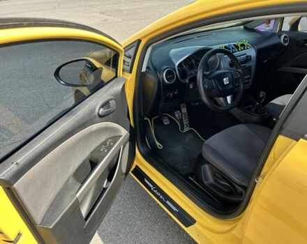 Желтый Сеат Леон, объемом двигателя 1.6 л и пробегом 177 тыс. км за 8000 $, фото 6 на Automoto.ua