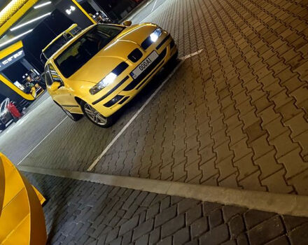 Желтый Сеат Леон, объемом двигателя 1.6 л и пробегом 185 тыс. км за 4000 $, фото 1 на Automoto.ua