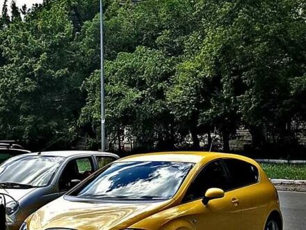 Сеат Leon 2006 у Одесі на Automoto.ua Жовтий Сеат Leon, об'ємом двигуна 1.97 л та пробігом 250 тис. км за 5500 $, фото 1 на Automoto.ua
