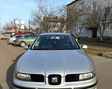 Серый Сеат Леон, объемом двигателя 1.8 л и пробегом 270 тыс. км за 4200 $, фото 1 на Automoto.ua