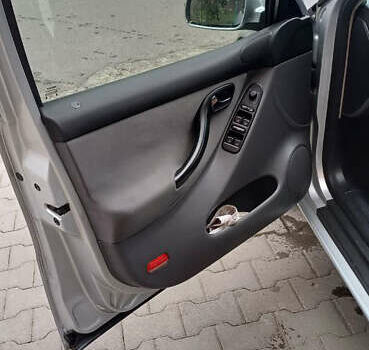 Сеат Leon 2003 у Хмельницькому на Automoto.ua Сірий Сеат Leon, об'ємом двигуна 1.78 л та пробігом 223 тис. км за 3550 $, фото 4 на Automoto.ua