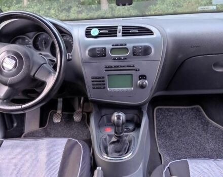 Серый Сеат Леон, объемом двигателя 2 л и пробегом 260 тыс. км за 4650 $, фото 2 на Automoto.ua